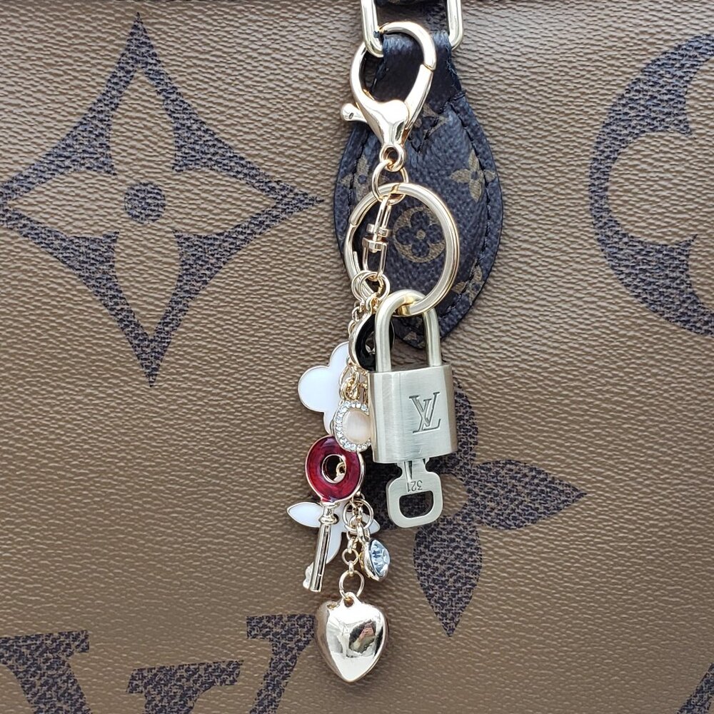 Authentic LV Gold Padlock 🔒Unbranded Keychain Charm for Louis Vuitton Bags - Picture 2 of 10